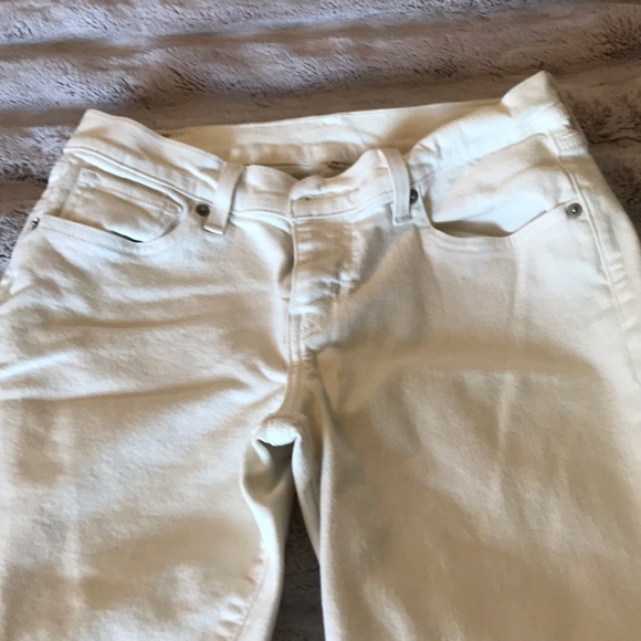 levi capris